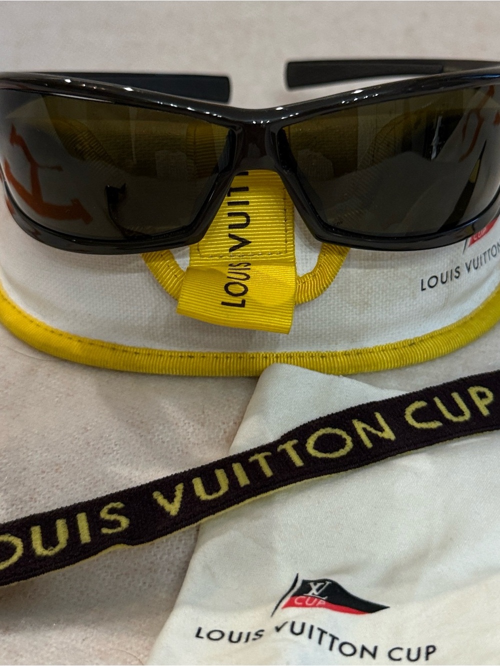 Louis Vuitton Cup Y2K Wrap Sunglasses Set Original Mint Condition M80659